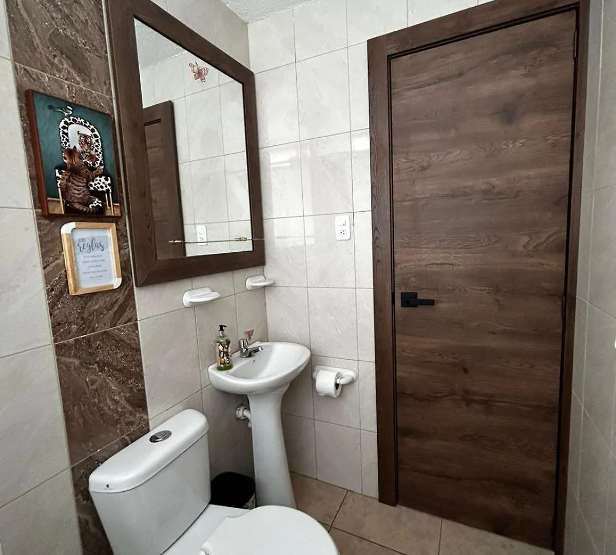Mamitas House! Mini Suit Privada Junto Al Metro De Кито 0*,  Эквадор